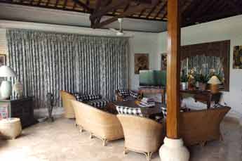 Villa Hibiscus - living room 