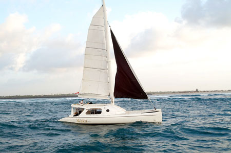 Sailing with the Wakalouka catamaran to Lembongan