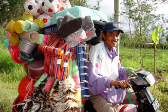 Street vendors in Bali