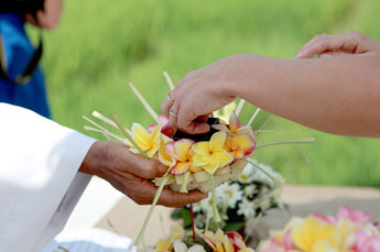 Villa Kompiang Bali Wedding - flower ring bowl