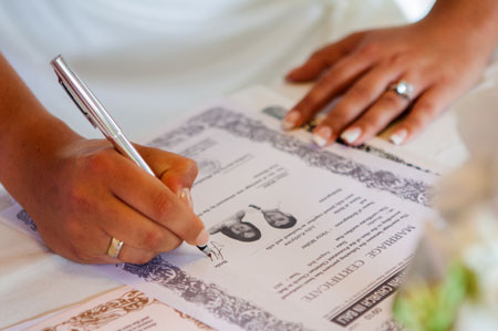 Villa Kompiang Bali Wedding - sign the marriage certificate