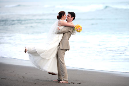 Villa Kompiang Bali Wedding - Happy couple on the beach