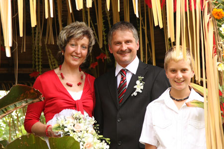 Villa Kompiang Bali Wedding - happy bride and groom on their wedding day